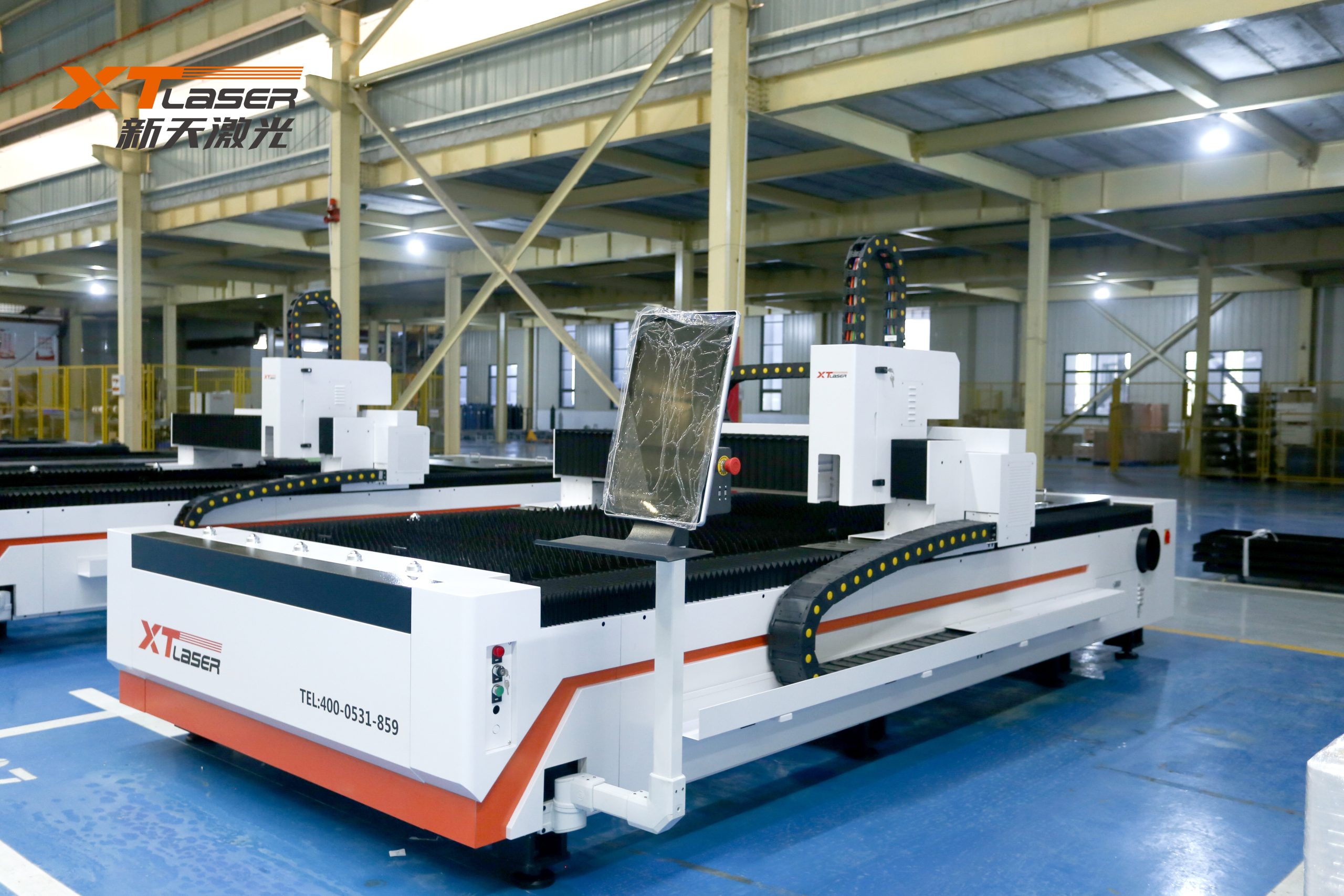 Fiber laser cutting machine