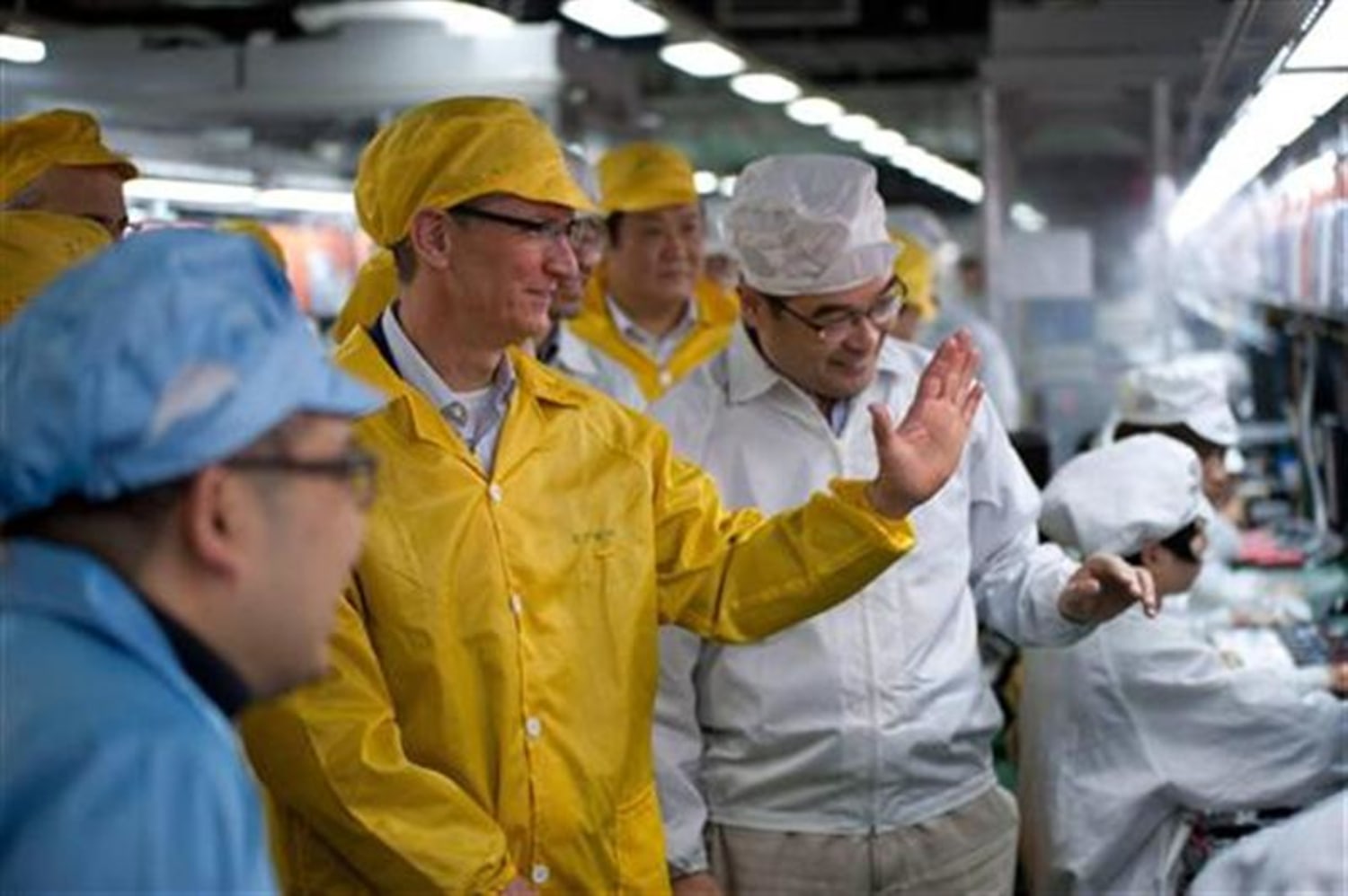 apple probes work conditions at china factory