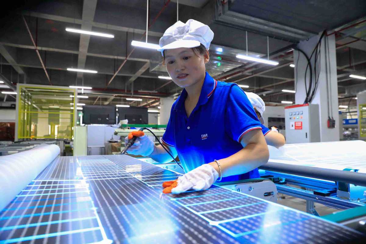 biggest solar panel manufacturers in china