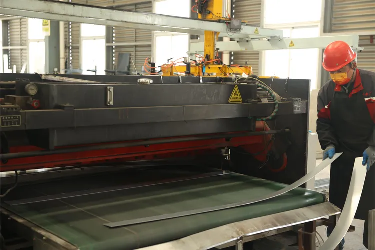 china 100x50mm raceway for wires supplier