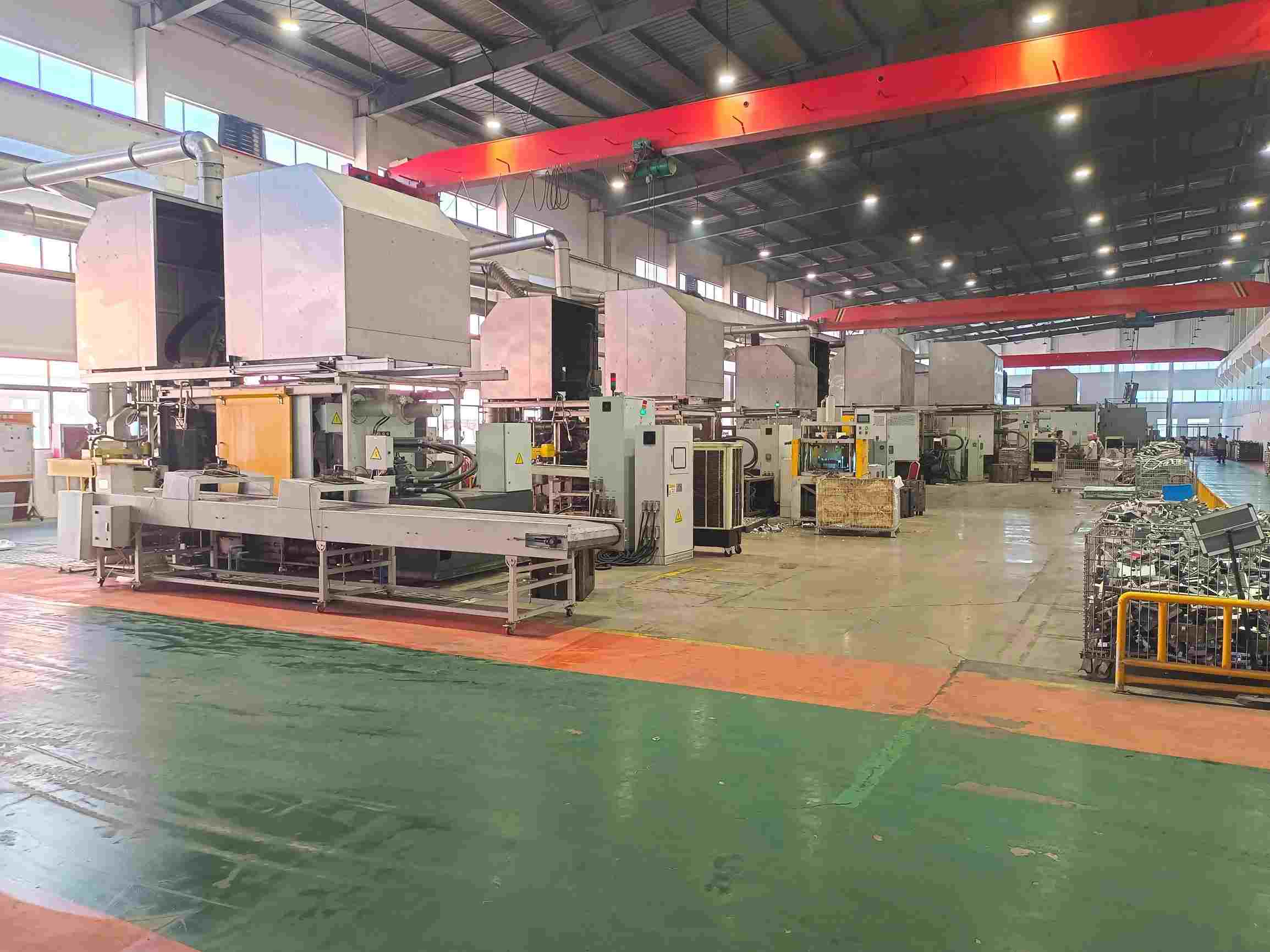 china 3-side luminous casting lamp manufacture