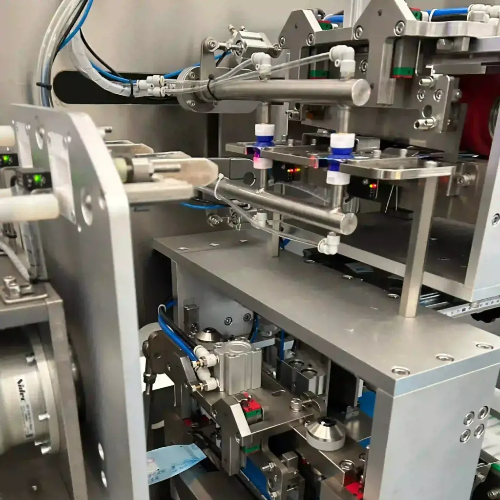 china baby mini wet wipes machine factory China Factory