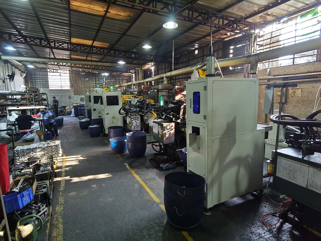 china button factory