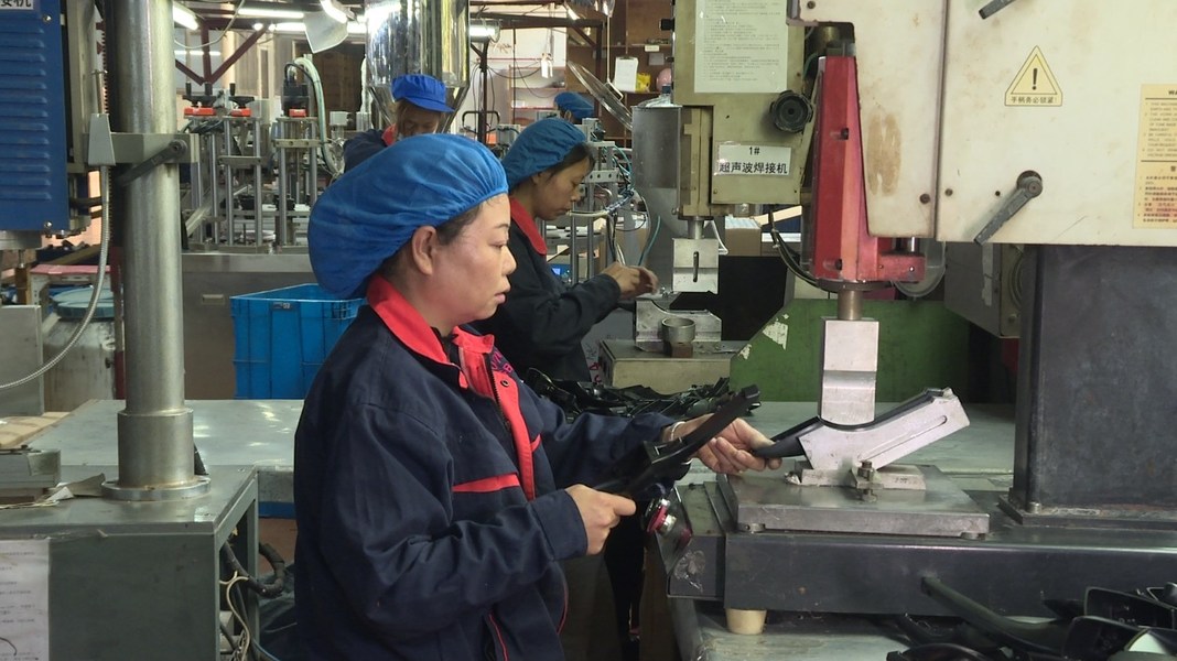 china customized oem waxed nubuck factory