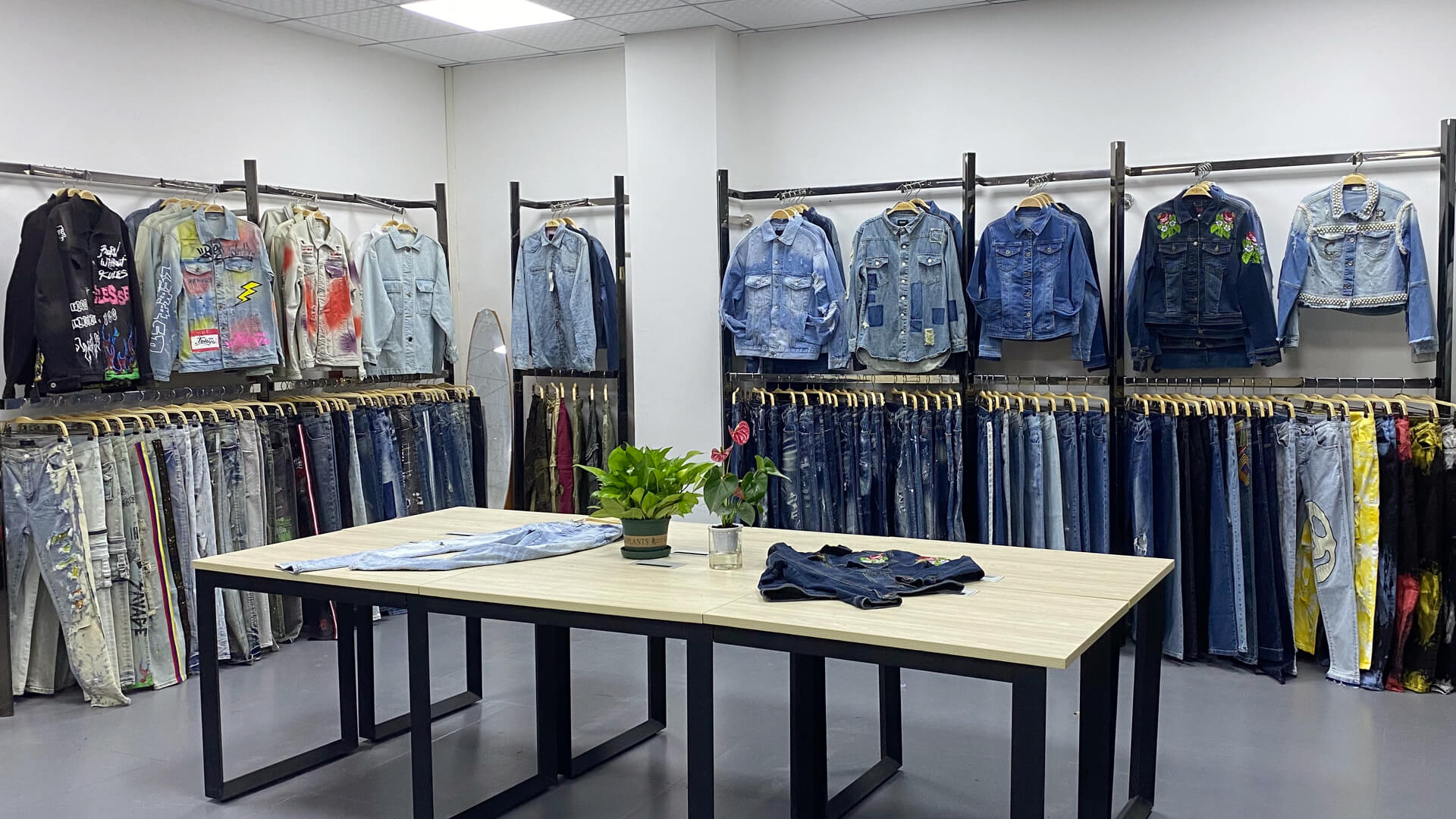 Wholesale Denim Jeans Manufacturers & Clothing Suppliers