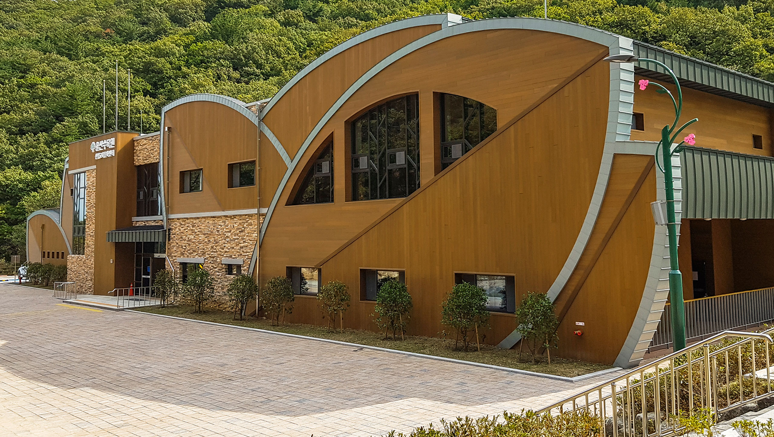 Composite Decking Manufacturer