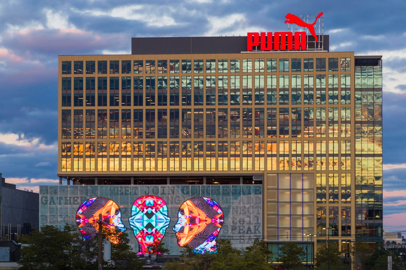 Corporate sneakers manufacturers