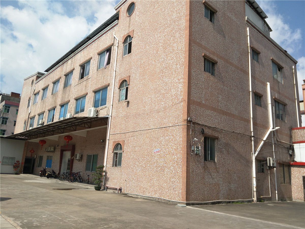 Custom Hand-Knitted Garment Manufacturing