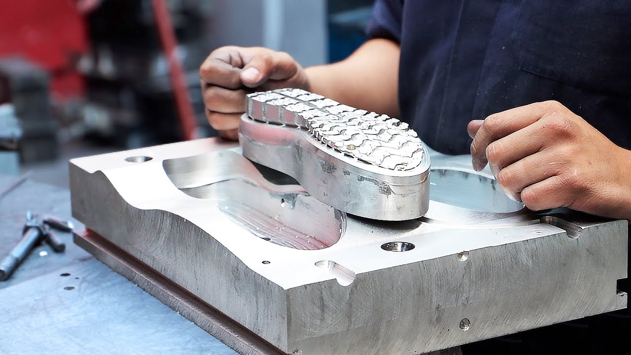 Custom Sneaker industry insight