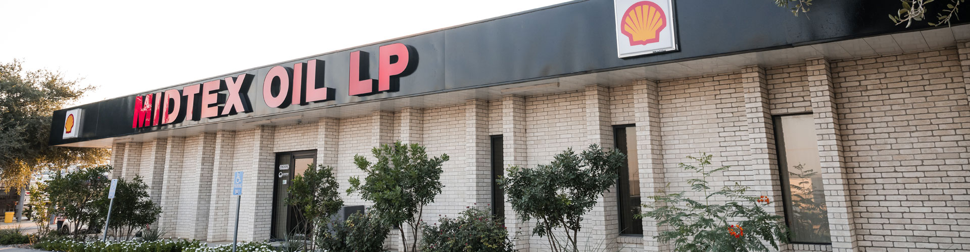 Find an industrial lubricants distributor