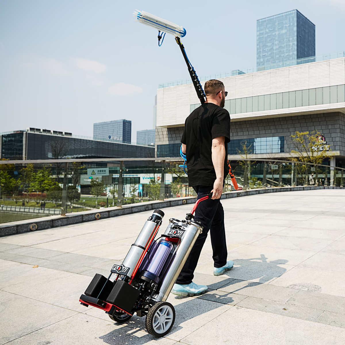 FLOW RED+ with FREE POLE / BRUSH