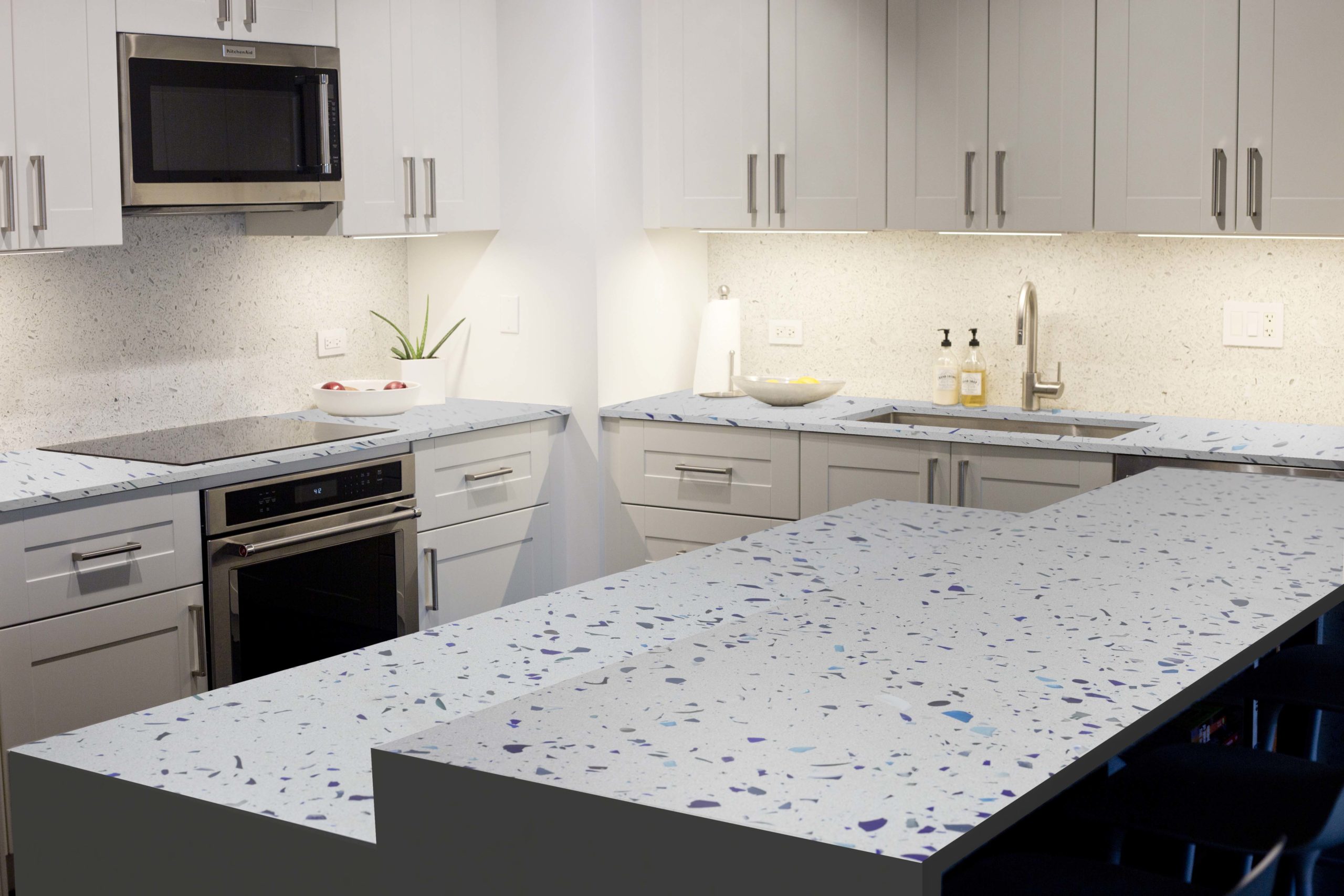 Gilasi: Recycled Glass Countertops