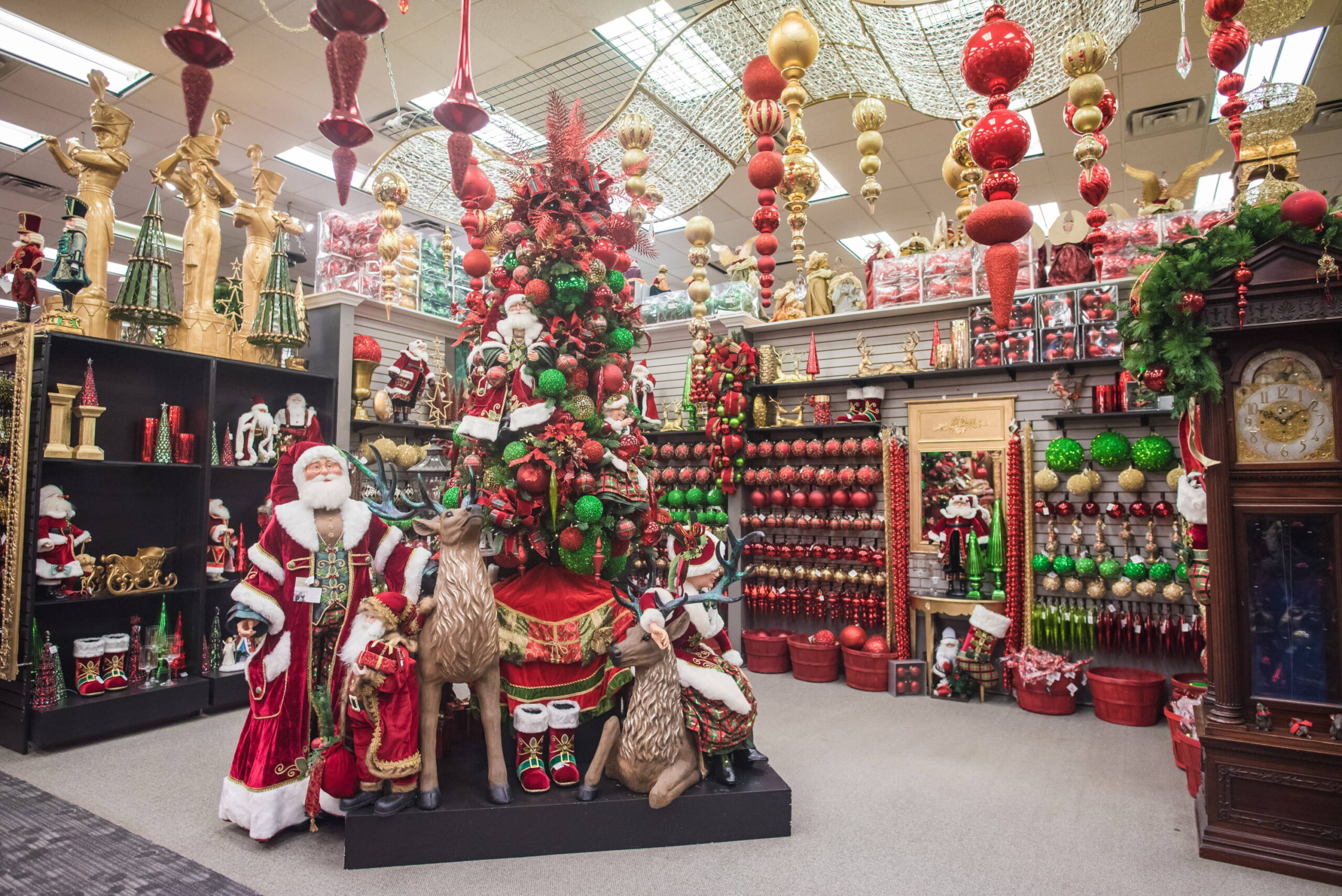 Holiday Warehouse  Holiday and Event Decor