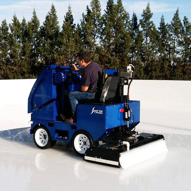 Ice resurfacing machines