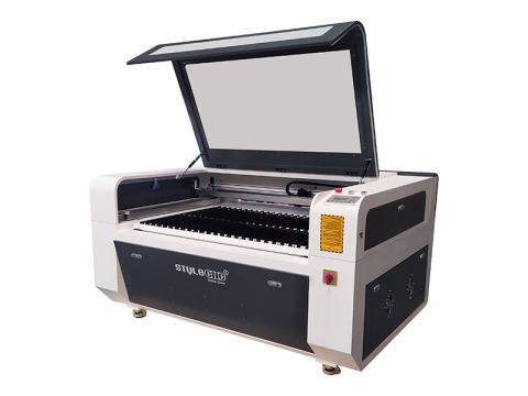 Large Format Laser Cutting Systems and Laser Engravers
