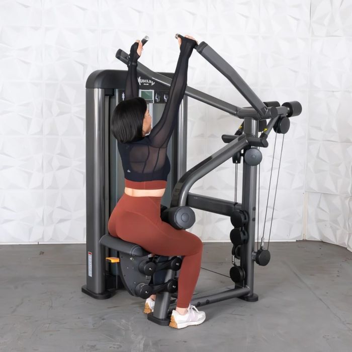 Lat Pulldown Machine