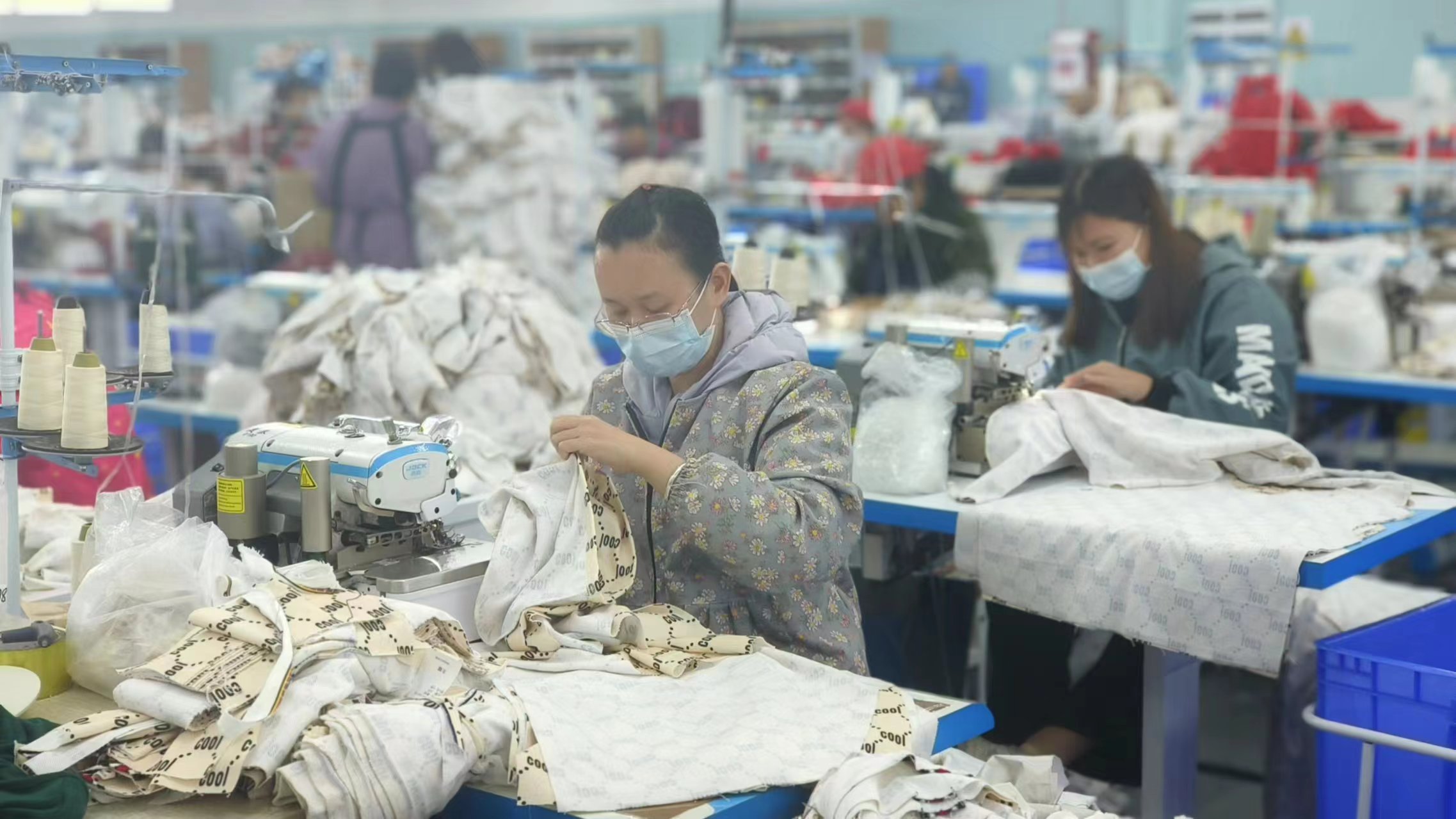 leading low MOQ clothing manufacturer in China