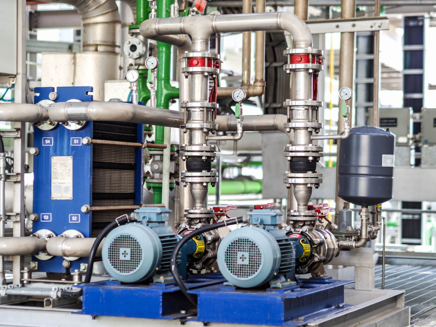 Metal & Plastic Machine Parts Manufacturing