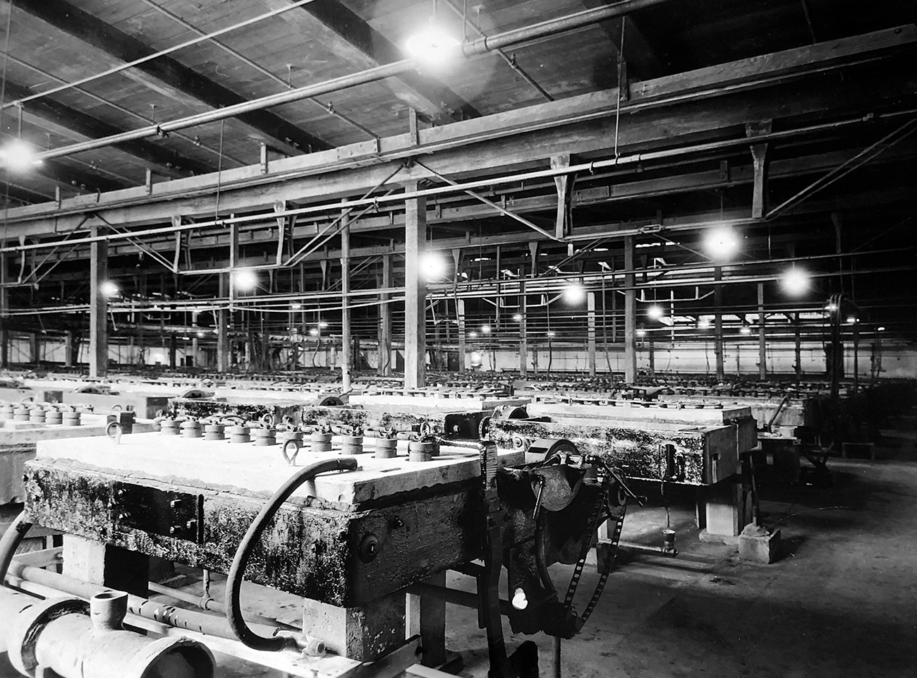 Mid Century Modern Base industry insight