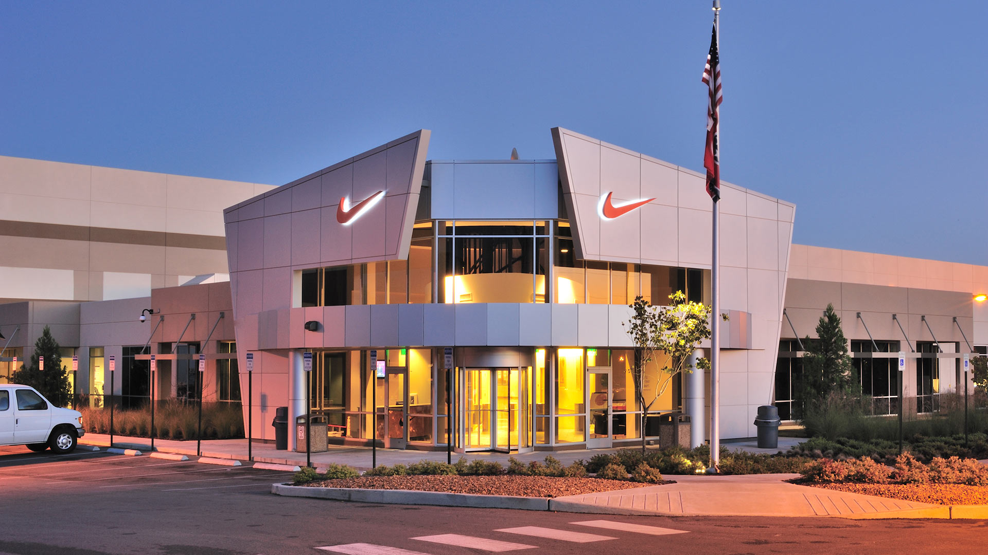 Nike Wholesale Distributors and Suppliers