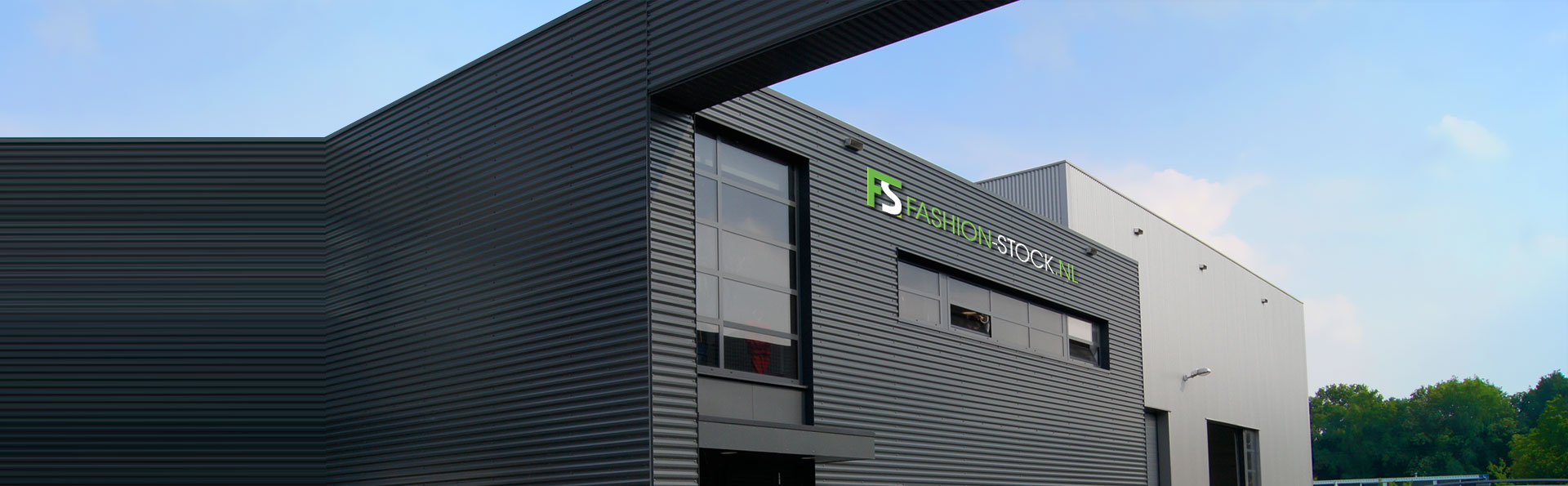 Online wholesale designer clothing stock