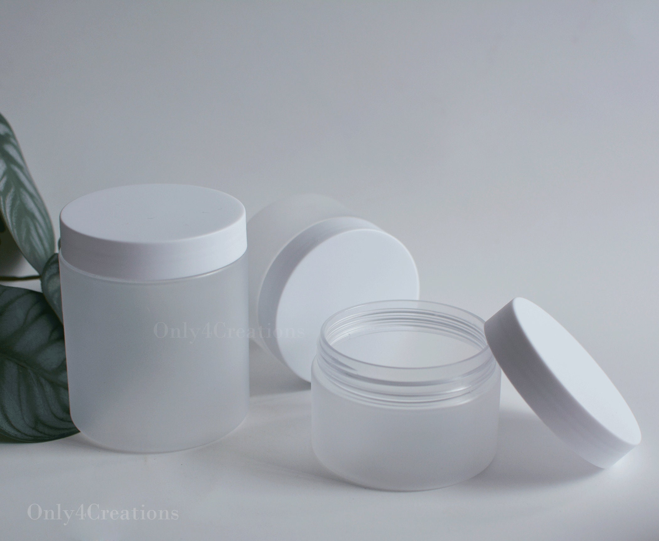 Plastic Cosmetic Jars in Bulk