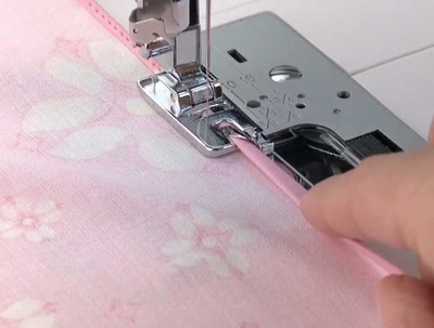 SINGER® Rolled Hem Presser Foot