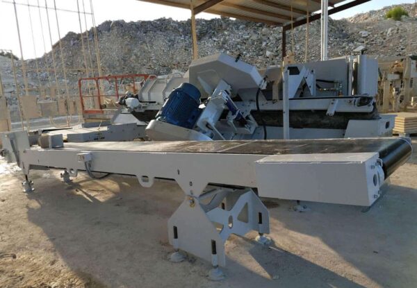 Thin veneer saws