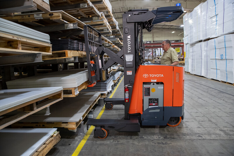 Very Narrow Aisle Forklift industry insight