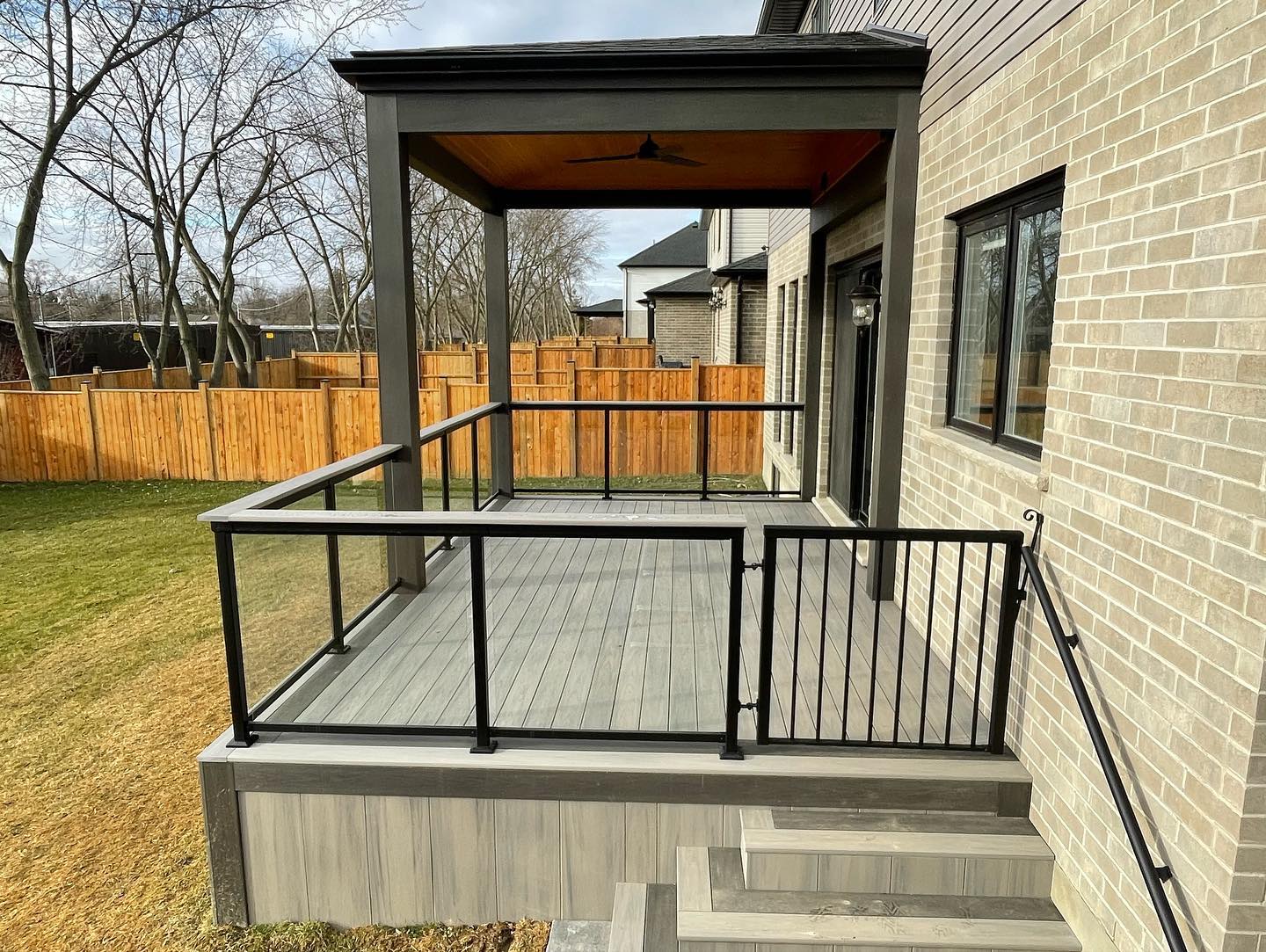 Vista Railings: Aluminum Railing Manufacturers