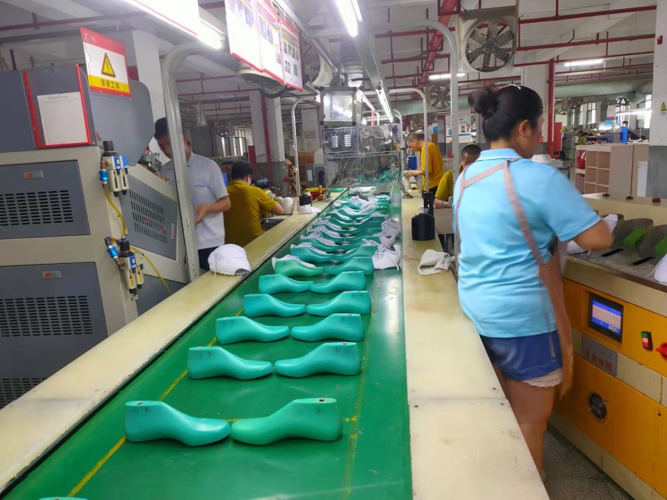 Wholesale Bulk Shoes industry insight