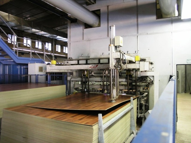 Wholesale Laminate Flooring industry insight