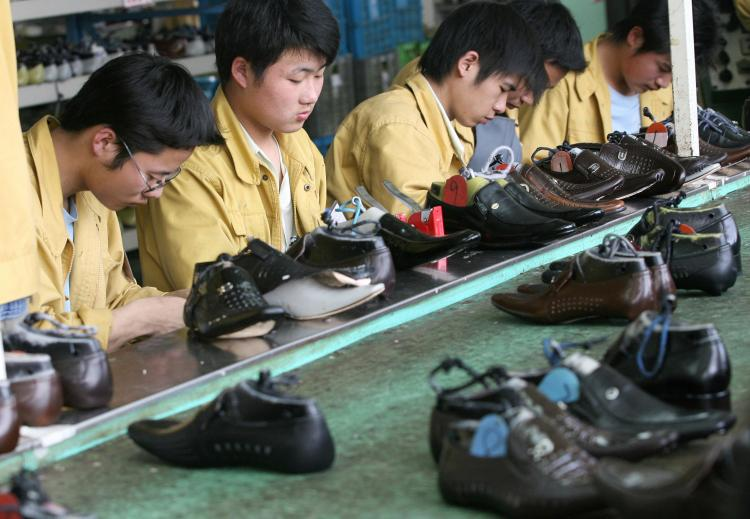 Wholesale Mens Shoes industry insight