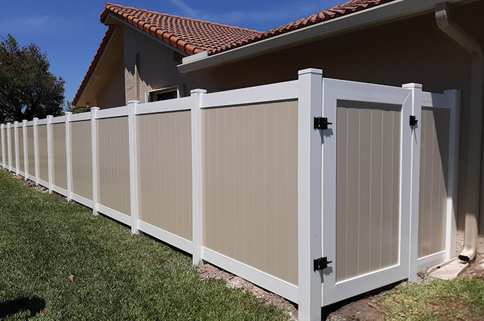 Wholesale Vinyl Fencing